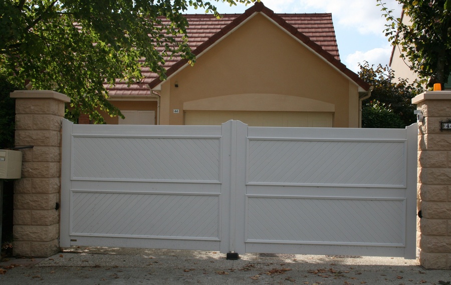 Nos modèles de portails PVC à Mantes-la-jolie