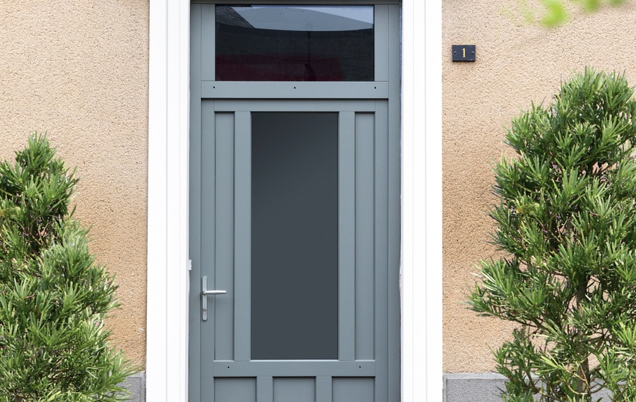 Notre gamme de porte d'entrée en BOIS CLASSIQUE et CREATIVE CONTEMPORAINE à BUCHELAY